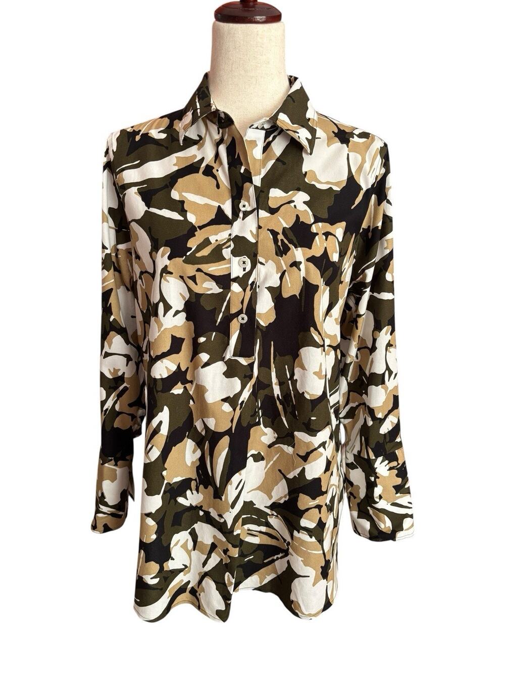 Chicos Blouse Size 1, M Women's Camouflage 3/4 Sleeve Cotton Spandex Blend